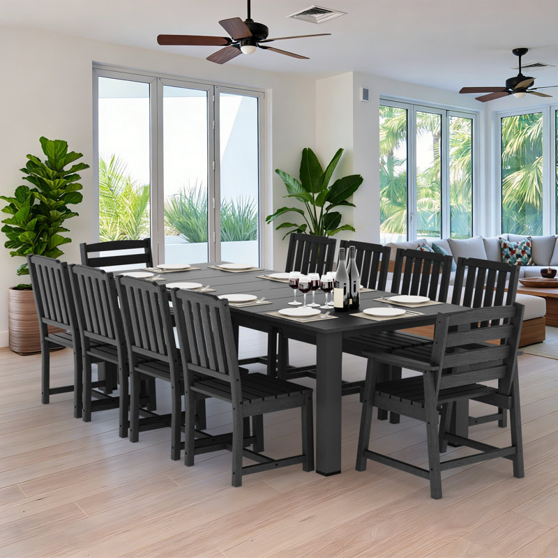 L'ensemble de salle à manger convient à la piscine extérieure, au jardin et à la pelouse, comprenant une grande table rectangulaire et 10 chaises de haute qualité.