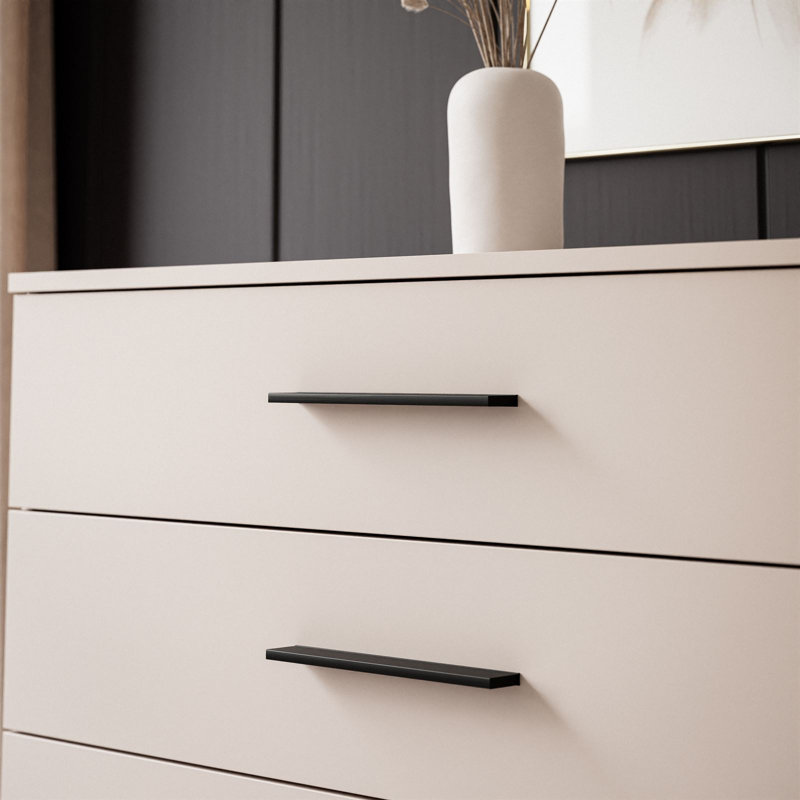 Chrisshanno Chest of Drawers, Black