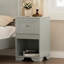 Table de chevet de style rétro avec tiroir et tablette ouverte pour chambre à coucher, table de chevet de style rétro avec design classique et poignée en métal, gris