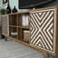 Meuble télé moderne avec tablette murale et armoire, noyer et blanc, 63,0 x 22,1 x 13,8 pouces | 100% panneau de particules enduit de mélamine, épaisseur: 0,7 pouce | Nombreuses tablettes murales au design géométrique élégant-1097891699
