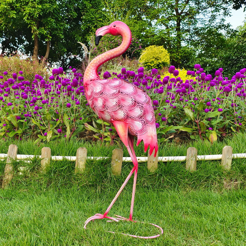 Flamant 24 po en métal avec lumière