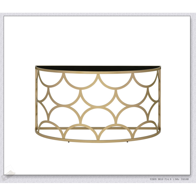 Console Altus à finition dorée avec plateau en verre trempé, parfaite pour un décor moderne et élégant.