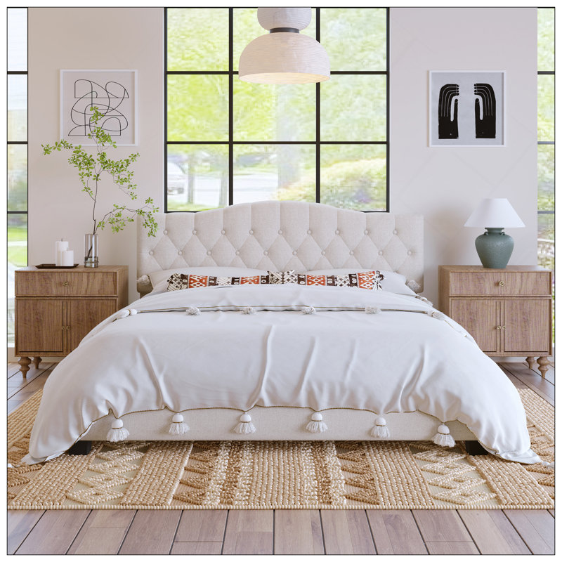 Lit plateforme tapissier avec tête de lit courbée et détails capitonnés, Très grand lit