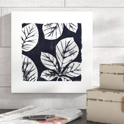 Inky Leaf Cutouts Navy - reproduction sur toile