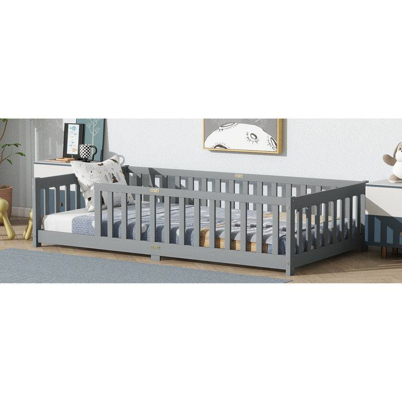 Lit simple au sol avec clôture en gris, multifonctionnel pour les environnements de jeu et de sommeil, guide d'installation facile, clôture grise idéale, petites chambres idéales, facilite le passage à l'indépendant