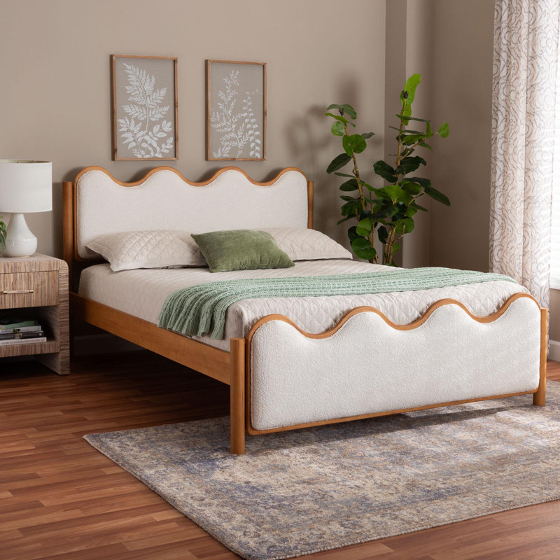 Lit plateforme grand Chickerell Studio Lilia Mid-Century