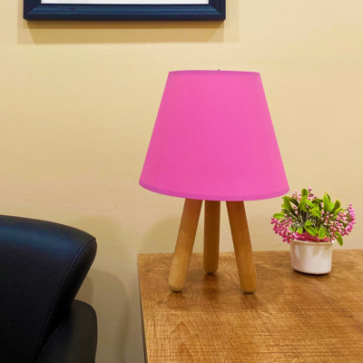 Lampe de table élégante avec pied en bois, rose, hauteur totale de 12,6 po | Capuchon en polypropylène (6,7 po de diamètre supérieur, 8,7 po de diamètre inférieur) | Câble 59 po, interrupteur marche / arrêt | Douille E27, 40 W maximum, certifié CE, conception moderne