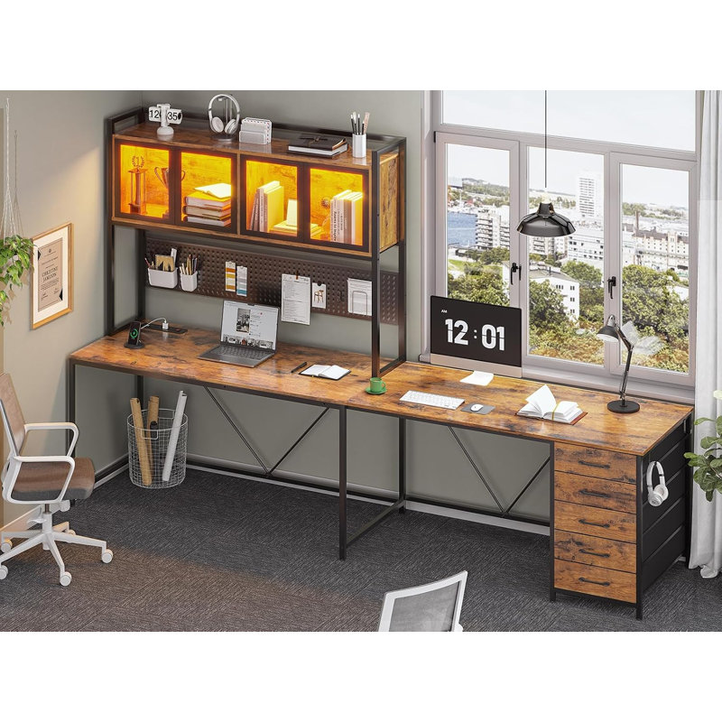 Meuble d'appoint en L Roarke de 62 po avec vaisselier et armoire, brun, Brun / Noir