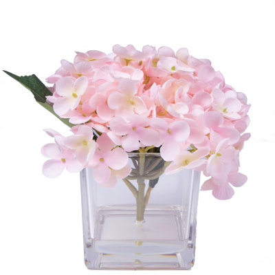 Centre de table d'hortensias dans un vase