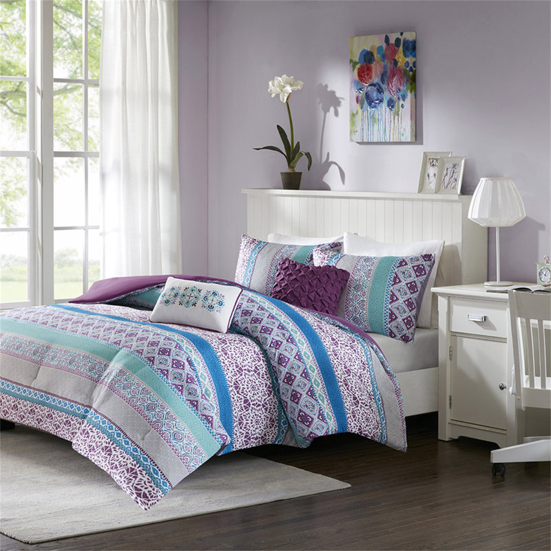 Full/Queen Comforter Set, Full/Queen Comforter + 4 Additional Pieces