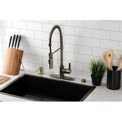 Robinet de cuisine monocommande à 1 trou à fixation sur comptoir Kingston Brass Continental