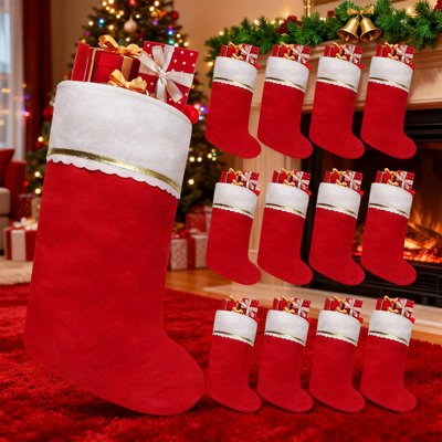Paquet de 12 bas de Noël en feutre, bas de Noël rouges et blancs suspendus de 19 pouces, manchette blanche avec bas de Noël à garniture dorée pour les décorations de Noël en famille