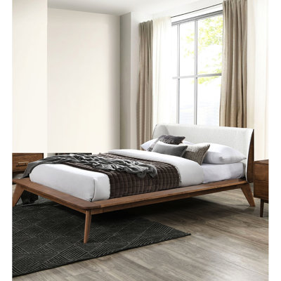 Lit double avec tête de lit à oreilles en tissu beige noyer, style Mid-Century moderne, plateforme en bois massif, angles coniques pour chambre à coucher