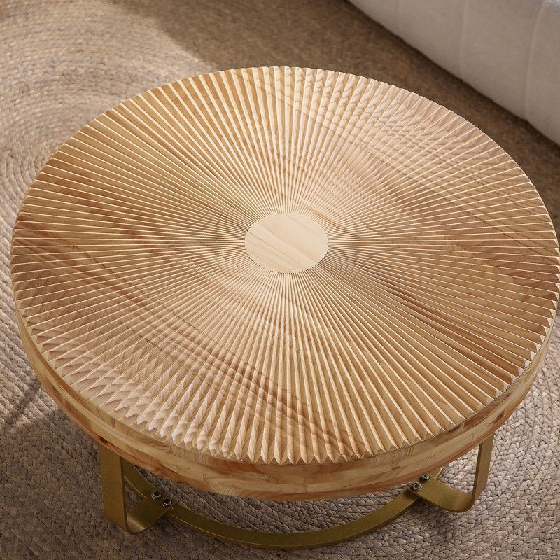 Table basse moderne et ronde à motif sculpté en bois avec pieds en métal, Naturel