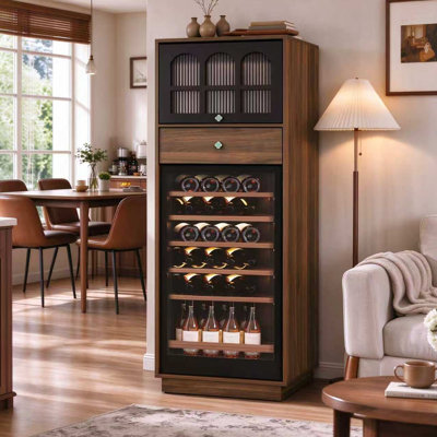 Armoire-bar de 57 po de haut avec espace pour réfrigérateur, armoire à vin avec porte escamotable en acrylique cannelée avec tiroir, rehausse de boissons pour le salon et la salle à manger