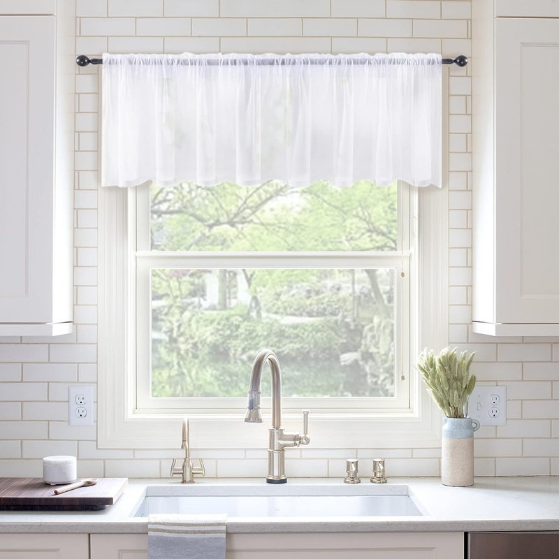 Kaspien Scalloped Window Valance