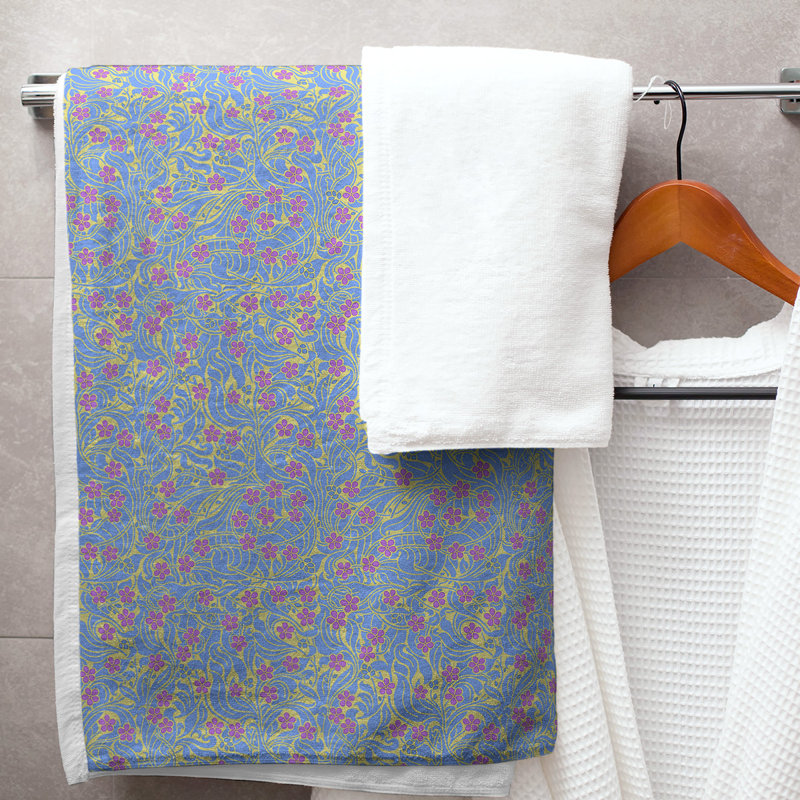 Serviette de bain florale swirly, Jaune / bleu / mauve