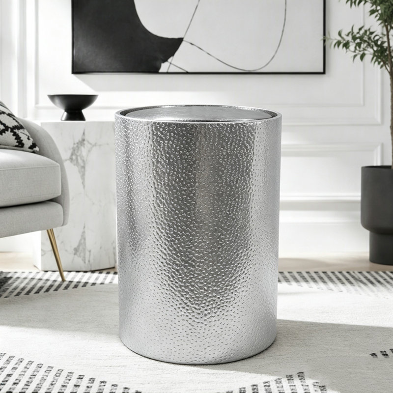 Ensemble de 2 tables d'appoint en métal martelé, Argent