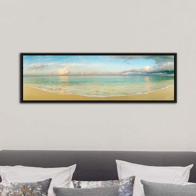 «Cloudy Beachscape, Seven Mile Beach, Grand Cayman, Îles Caïmans», reproduction de photo sur toile