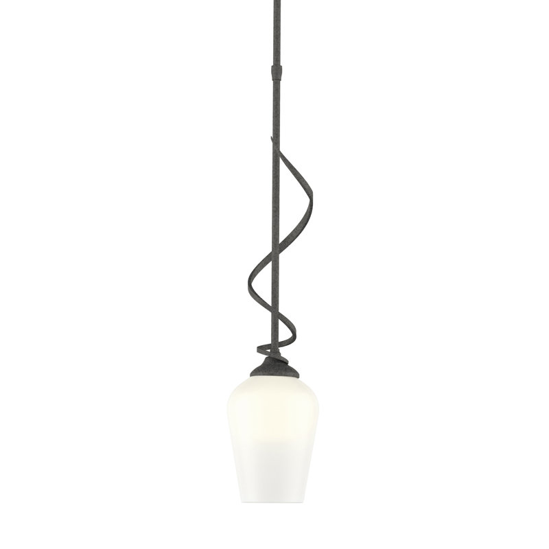 Luminaire suspendu en forme de cloche à 1 lumière Flora, Verre opale, Fer naturel