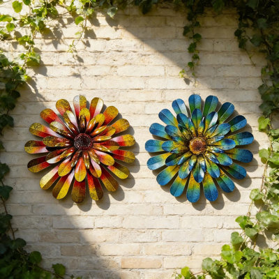 2-Piece Hand-Painted Metal Flower Hanging Wall Decor Set, Farmhouse Style Indoor & Outdoor Ornaments, 12"