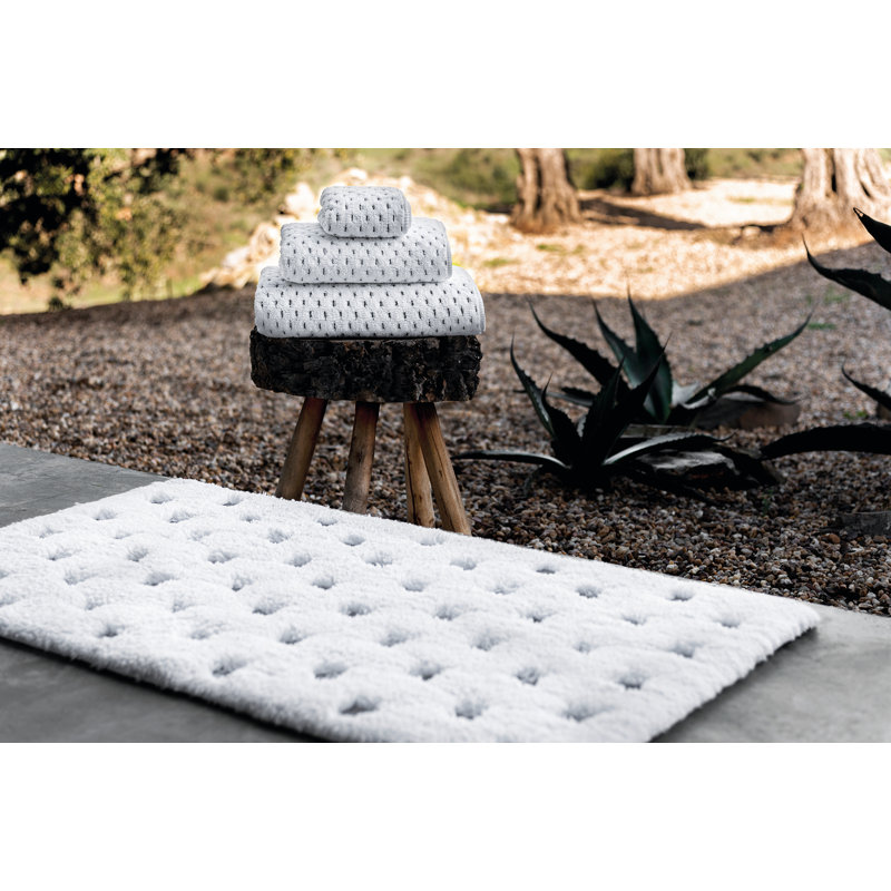 Capri Geometric Bath Rug, 24" W x 39" L