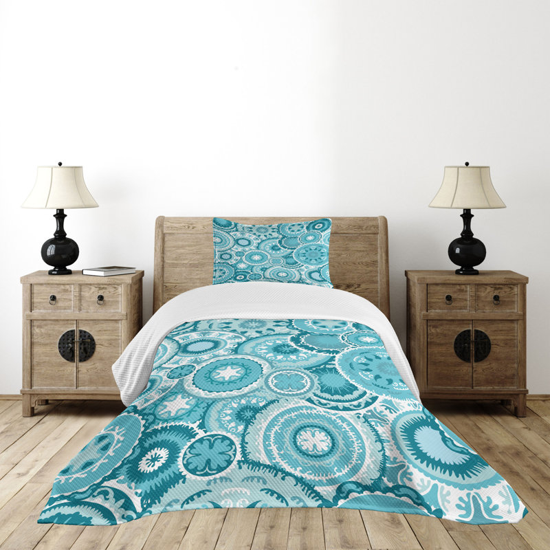 Twin White and Turquoise Quilted Bedspread Set