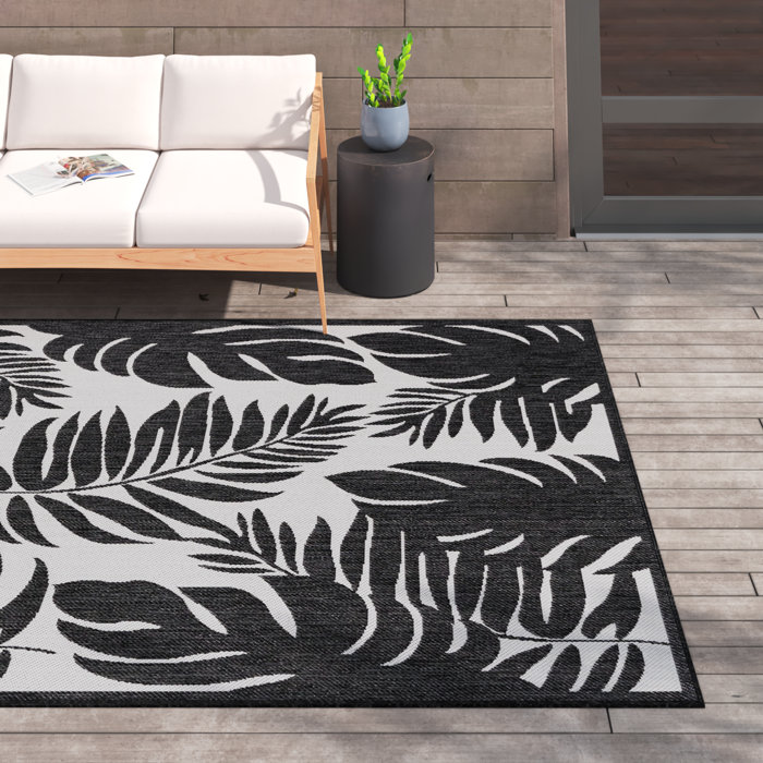 Beachcrest Home Alkire Floral Black/Gray Indoor & Outdoor Area Rug ...