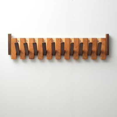 Crochet mural en bois