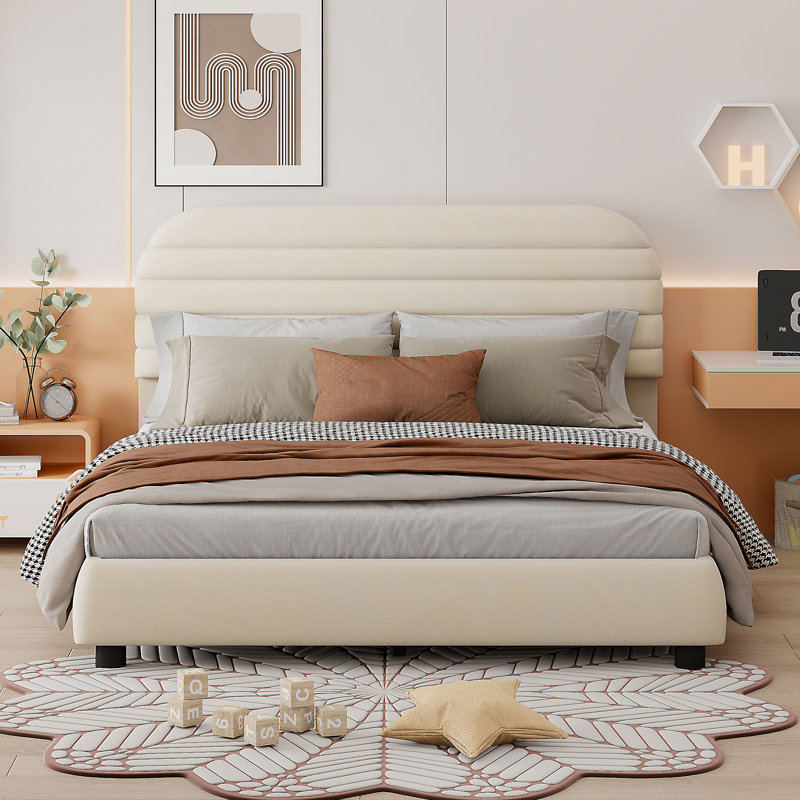 Lit plateforme tapissier grand format en velours, structure solide et design élégant en forme de courbe, beige, Beige