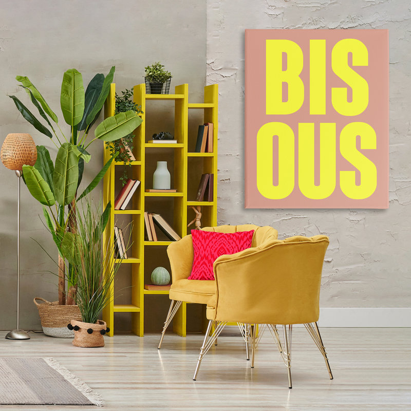 Bisous Kiss, toile typographique, conception de House of Lulu, 48" H x 36" W