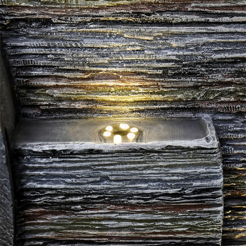 Fontaine en résine avec lumière