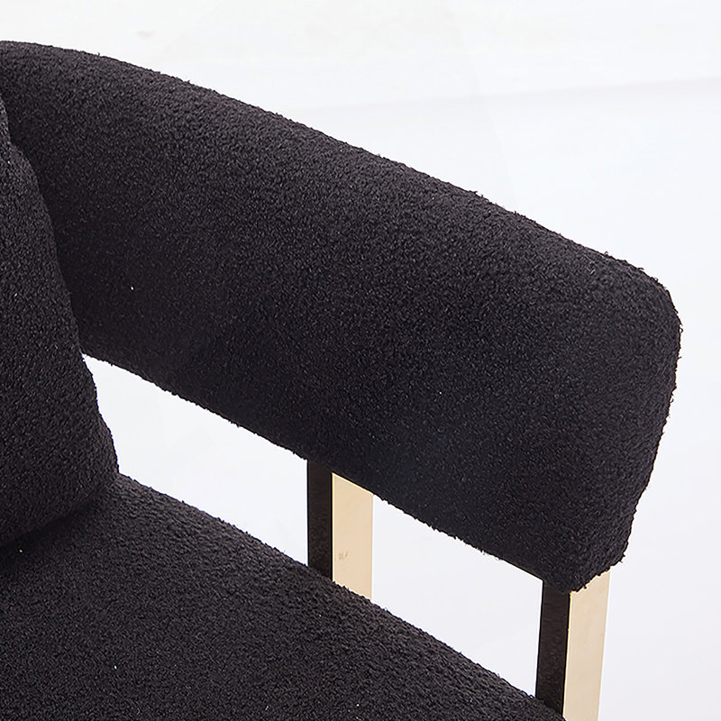 Chaise luxueuse et moderne pour le salon, rehaussant le confort et le style, Noir / or
