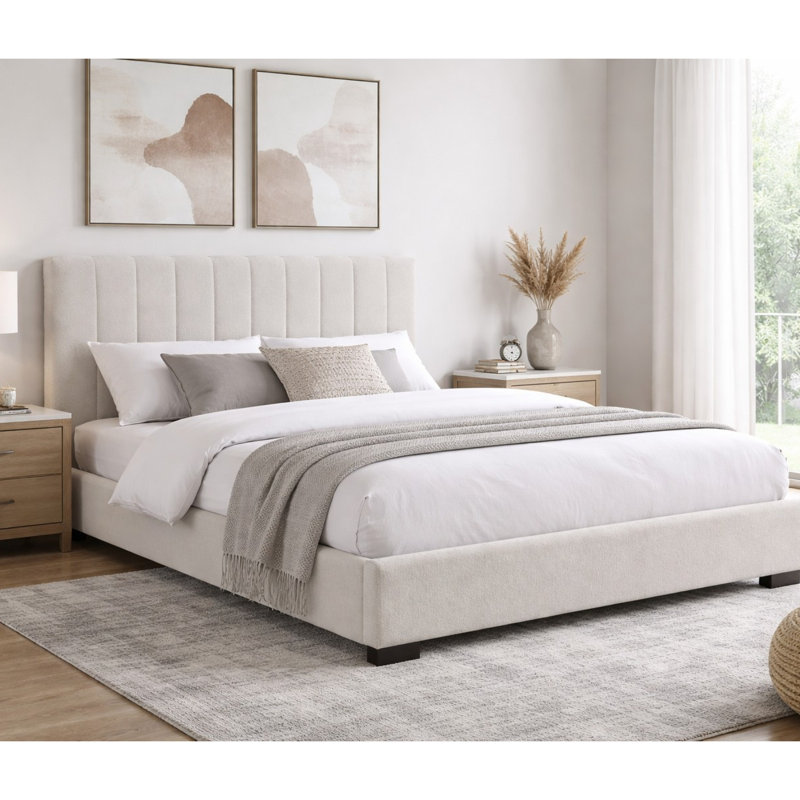 Lit plateforme Marielle Queen capitonné avec tête de lit à canaux, beige, Grand lit