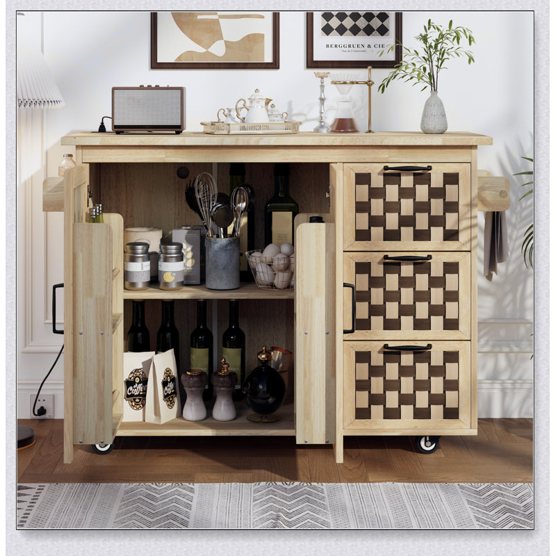 Îlot de cuisine à motif damier tissé 3D 53,2 po avec abattant, îlot de cuisine sur roulettes avec support de rangement interne, prise de courant, chariot de cuisine avec 3 tiroirs et 2 armoires, Nature