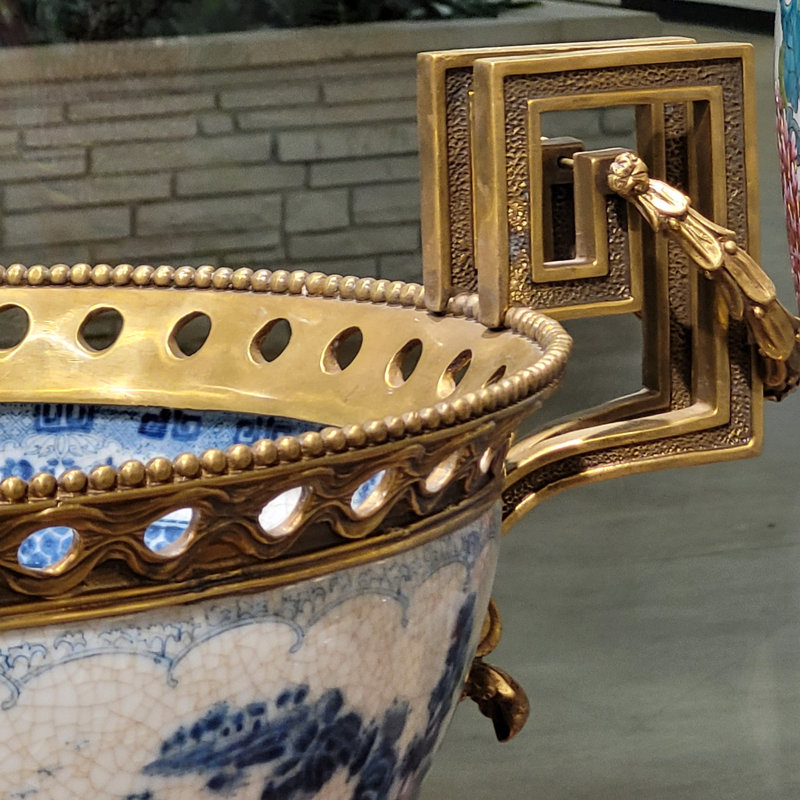 Porcelain Grand Round Trophy Vase With Bronze Blue Willow