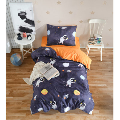 Quiltisse Abstract Bedspread with Pillowcases Included