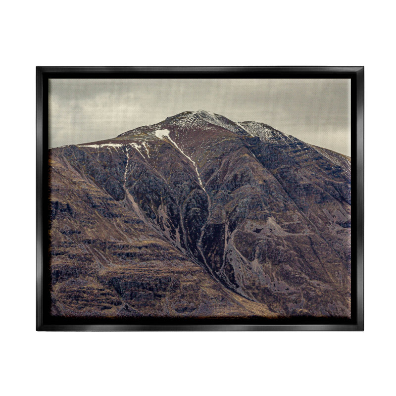 «Cloudy Mountain Peak Slic Giclee Art» par Lil 'Rue, H 25 po x l 31 po x P 1,7 po, Cadre flottant noir de jais