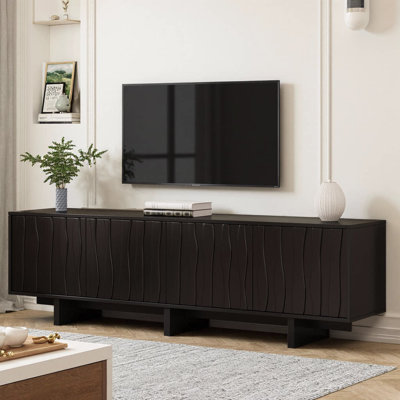 Meuble télé 69,6 po pour téléviseur de 75 po ou moins | Console multimédia à porte ondulée avec rangement spacieux, gestion des câbles | Meuble audio-vidéo noir rustique pour salon, appartement ou coin-détente