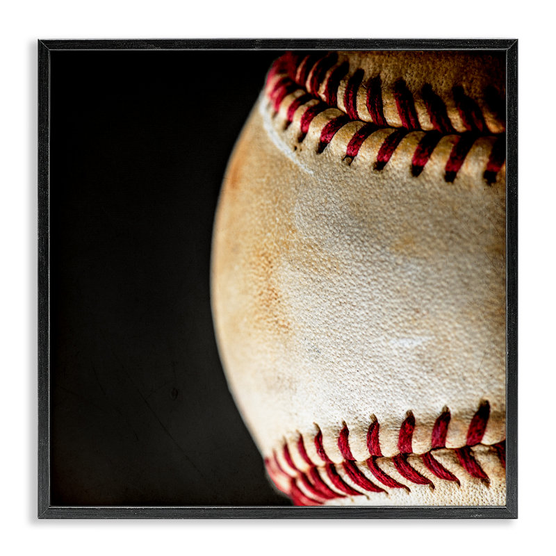 Baseball, gros plan sur giclée encadrée noire, design par Kim Allen, Giclée encadrée noir minuit, H 12 po x l 12 po