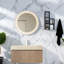 Meuble-lavabo moderne en bois beige avec meuble-lavabo en marbre beige