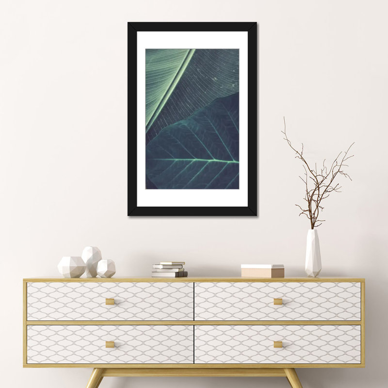 « leaves ii », reproduction d’impression sur toile, H 26 po x l 18 po x P 1,5 po, Papier d'art encadré noir, Blanc