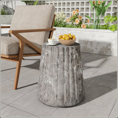Table d'appoint d'extérieur sculptée avec base piédestal solide et demi-sphère, idéale pour une utilisation intérieure et extérieure