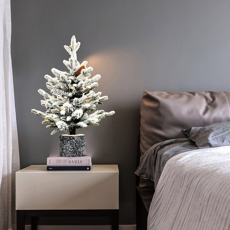 Arbre de Noël enneigé 6,5 pi avec 350 lumières DEL blanc chaud, 1386 pointes Pe +, 31 pieds en pin et base de pot pour une décoration décorative élégante