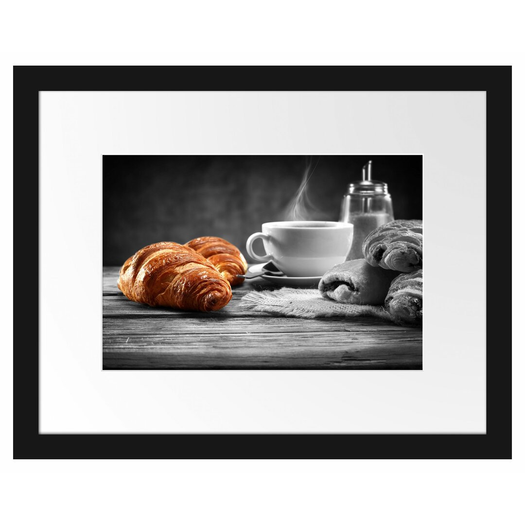 Gerahmtes Poster Croissants mit frischem Kaffee