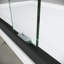56 à 60 po L 67 po x H 72 po, porte de douche semi-design, verre trempé transparent, poignées en acier inoxydable, finition noire, teint