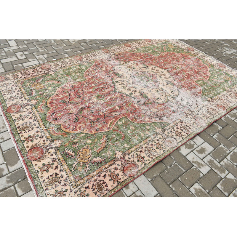 Grand tapis turc rétro idéal pour accentuer votre espace de vie avec ses motifs complexes et ses teintes chaudes